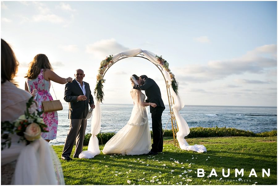 San diego wedding photography, Britt Scripps Inn, Britt Scripps Inn bridal portraits, bridal portraits, La Jolla Wedding Bowl, La Jolla Wedding Bowl photography, la jolla wedding, ocean view wedding, cliff side wedding