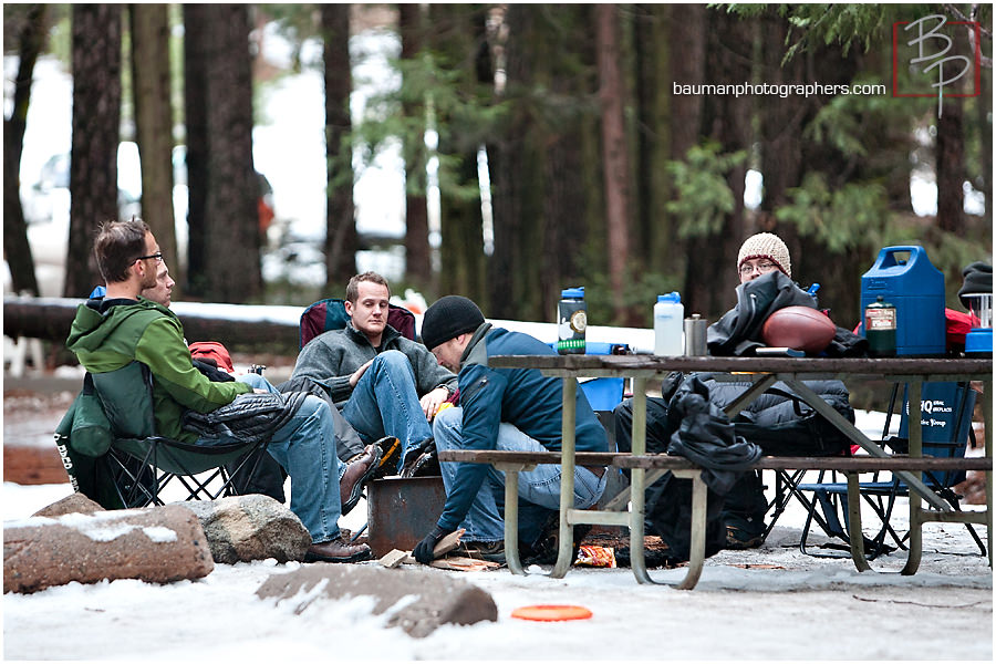 Family picnic photos in Yosemite