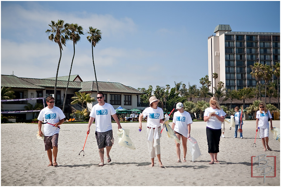 volunteer beach clean up