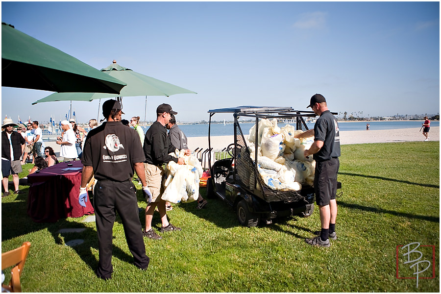 beach trash cleanup