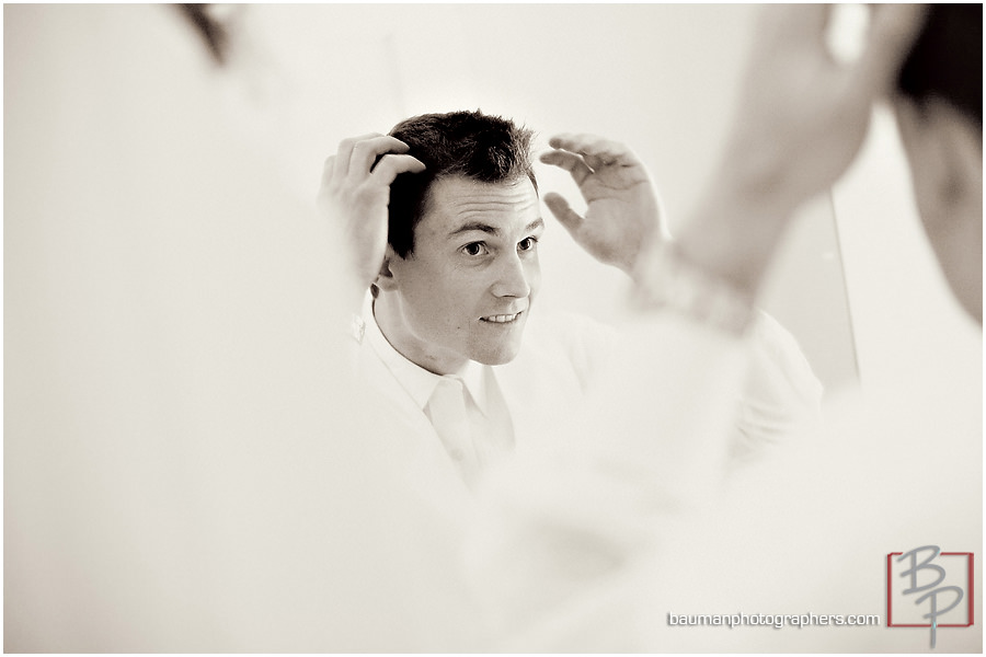  groomsmen creative wedding photography